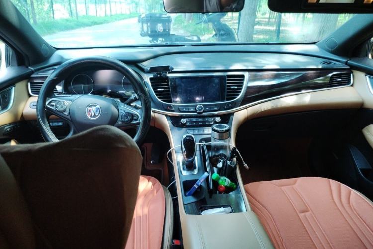 Used Buick LaCrosse 2021 652T Premium Edition Center Console