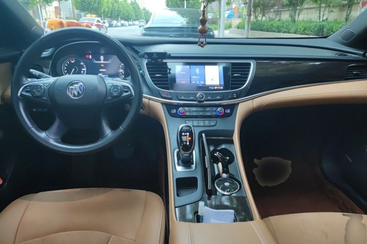Used Buick LaCrosse 2021 652T Premium Edition Center Console