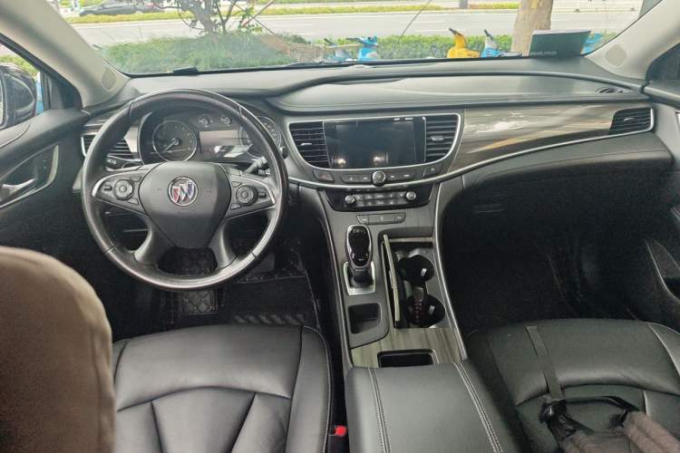 Used Buick LaCrosse 2021 652T Luxury Model Center Console