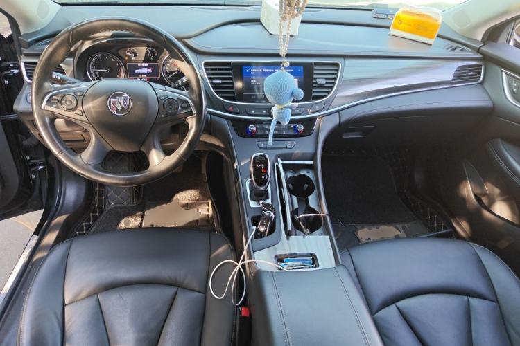 Used Buick LaCrosse 2021 552T Luxury Version Center Console