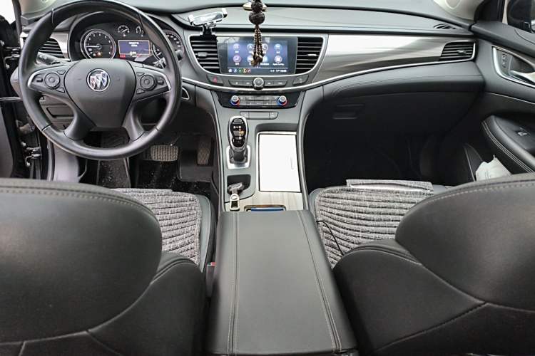 Used Buick LaCrosse 2021 552T Luxury Version Center Console