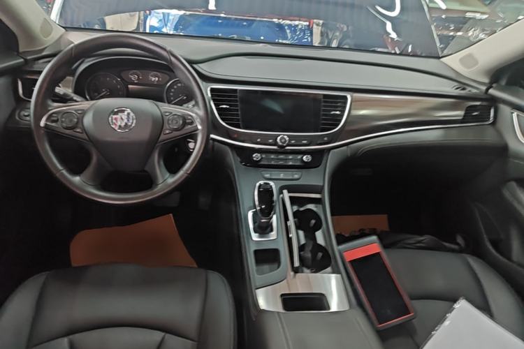 Used Buick LaCrosse 2021 652T Luxury Model Center Console