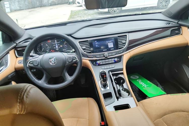 Used Buick LaCrosse 2021 652T Premium Edition Center Console