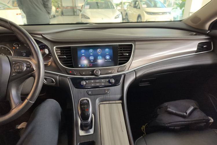 Used Buick LaCrosse 2021 552T Luxury Version Center Console