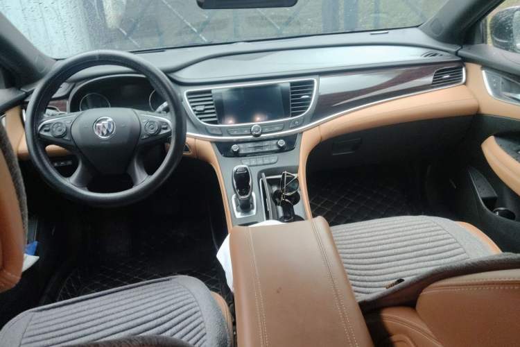 Used Buick LaCrosse 2021 652T Premium Edition Center Console