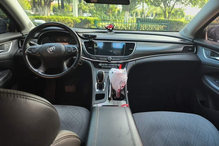 Used Buick LaCrosse 2021 652T Luxury Model Center Console