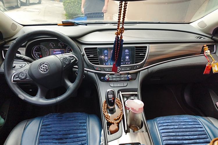 Used Buick LaCrosse 2021 652T Luxury Model Center Console