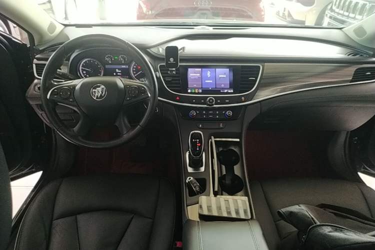 Used Buick LaCrosse 2021 552T Luxury Version Center Console