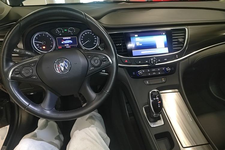 Used Buick LaCrosse 2021 552T Luxury Version Center Console