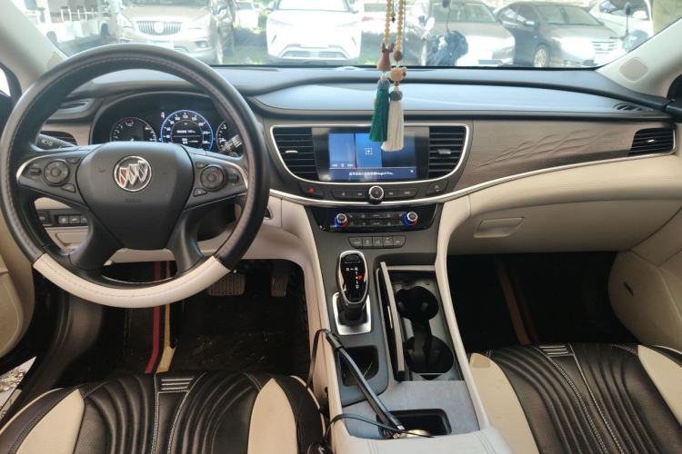 Used Buick LaCrosse 2021 Avenir Avia First-Edition Model Center Console