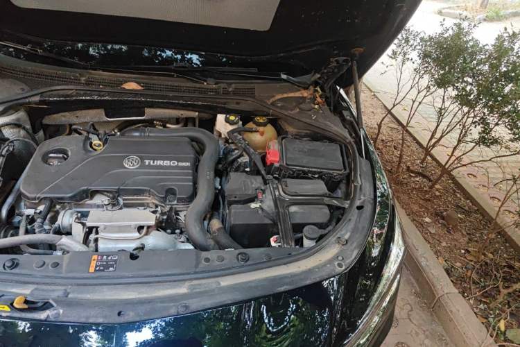 Used Buick LaCrosse 2021 552T Luxury Version Engine Bay Left