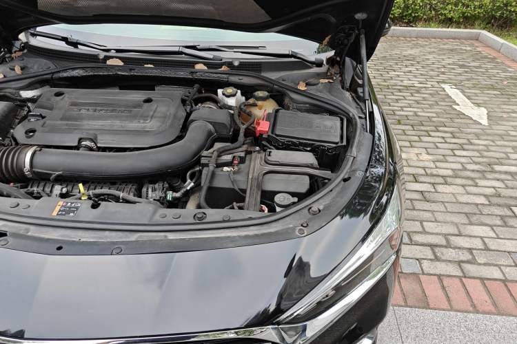 Used Buick LaCrosse 2021 652T Luxury Model Engine Bay Left