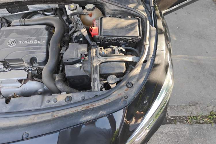 Used Buick LaCrosse 2021 552T Luxury Version Engine Bay Left