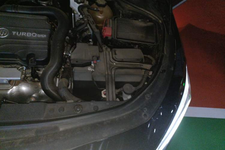 Used Buick LaCrosse 2021 552T Luxury Version Engine Bay Left