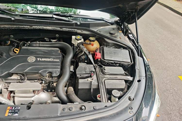 Used Buick LaCrosse 2021 552T Luxury Version Engine Bay Left