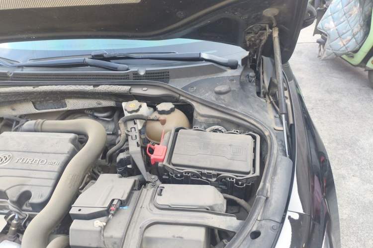 Used Buick LaCrosse 2021 552T Luxury Version Engine Bay Left
