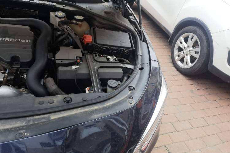 Used Buick LaCrosse 2021 552T Luxury Version Engine Bay Left