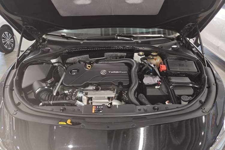 Used Buick LaCrosse 2021 552T Luxury Version Engine Bay
