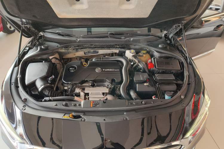 Used Buick LaCrosse 2021 552T Luxury Version Engine Bay