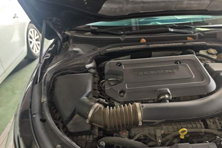 Used Buick LaCrosse 2021 652T Luxury Model Engine Bay Right