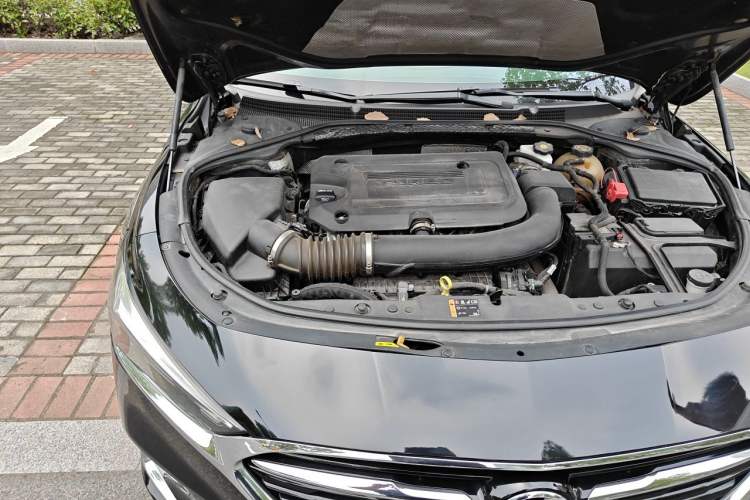 Used Buick LaCrosse 2021 652T Luxury Model Engine Bay Right