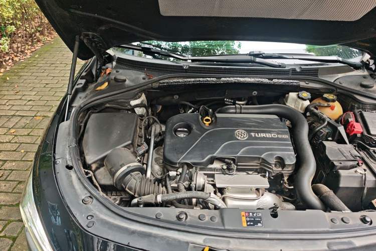 Used Buick LaCrosse 2021 552T Luxury Version Engine Bay Right