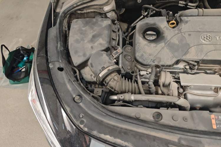 Used Buick LaCrosse 2021 552T Luxury Version Engine Bay Right