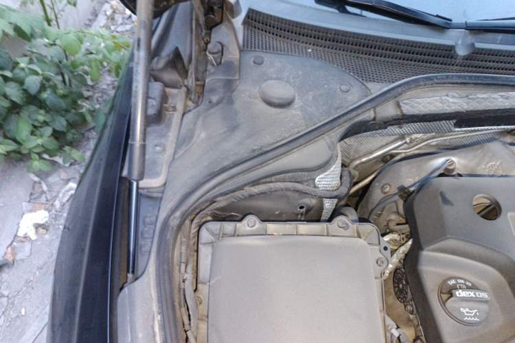 Used Buick LaCrosse 2021 652T Luxury Model Engine Bay Right