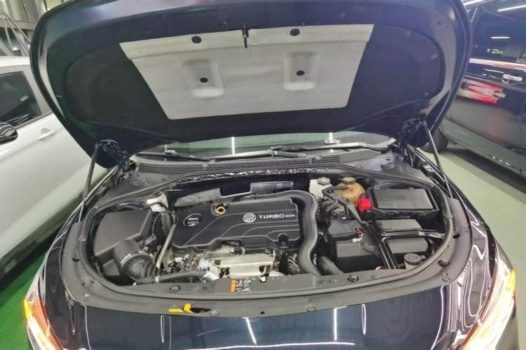 Used Buick LaCrosse 2021 552T Luxury Version Engine Bay