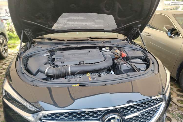 Used Buick LaCrosse 2021 Avenir Avia First-Edition Model Engine Bay