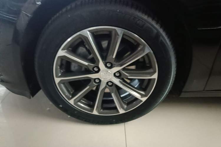 Used Buick LaCrosse 2021 652T Luxury Model Exterior 2
