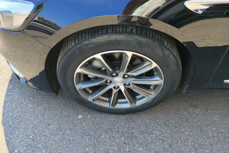Used Buick LaCrosse 2021 652T Luxury Model Exterior 2