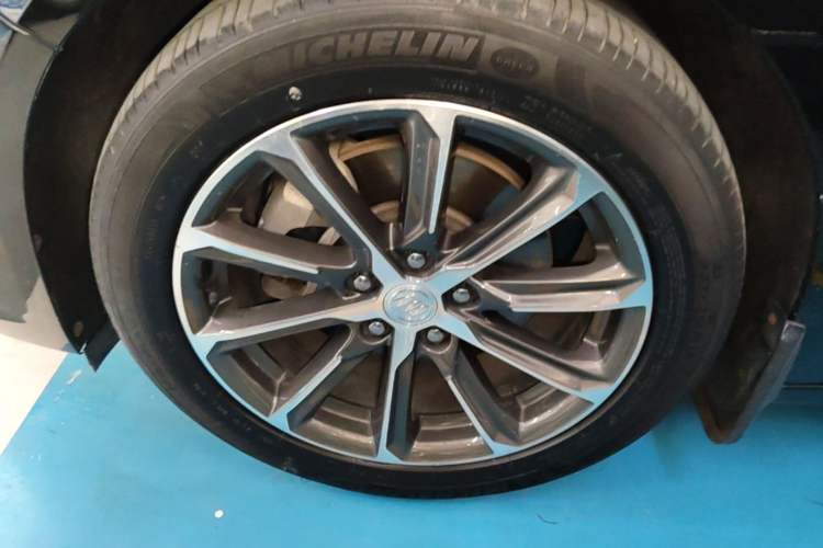 Used Buick LaCrosse 2021 652T Luxury Model Exterior 4