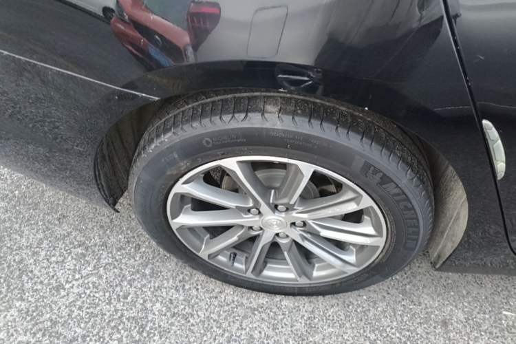 Used Buick LaCrosse 2021 652T Luxury Model Exterior 5