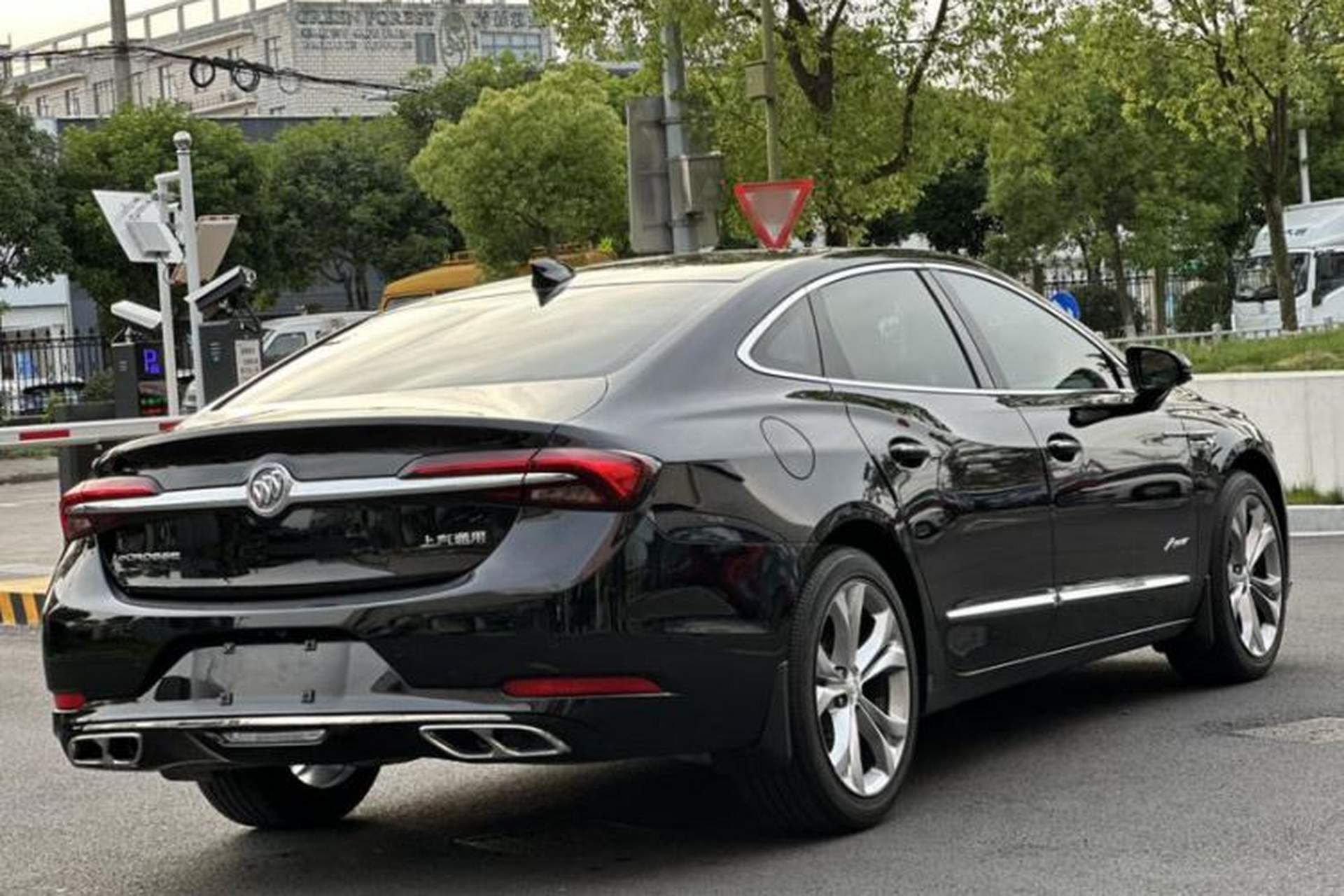 Used Buick LaCrosse 2021 Avenir Avia First-Edition Model Exterior 6