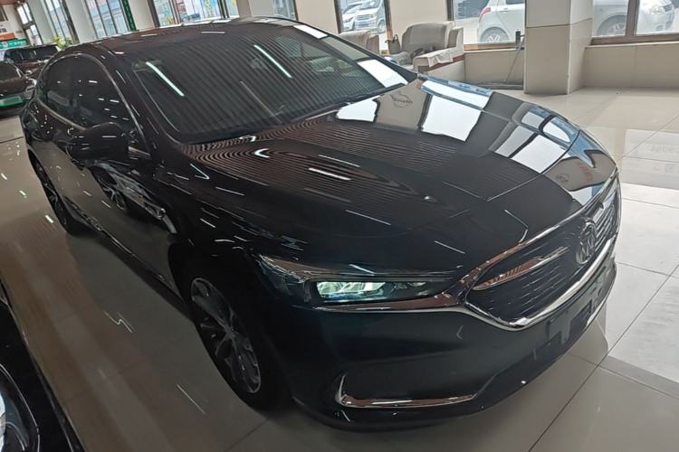 Used Buick LaCrosse 2021 652T Luxury Model Front Right 45 Deg