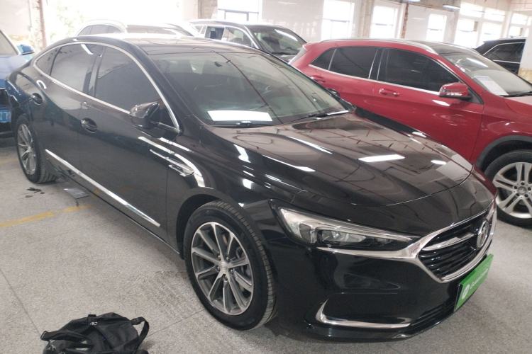 Used Buick LaCrosse 2021 652T Luxury Model Front Right 45 Deg