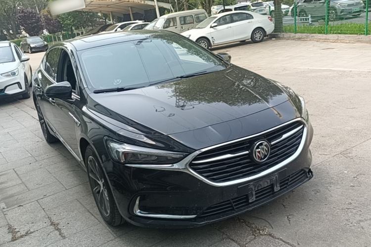 Used Buick LaCrosse 2021 652T Luxury Model Front Right 45 Deg