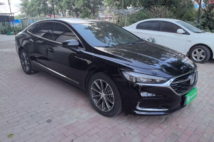 Used Buick LaCrosse 2021 652T Luxury Model Front Right 45 Deg