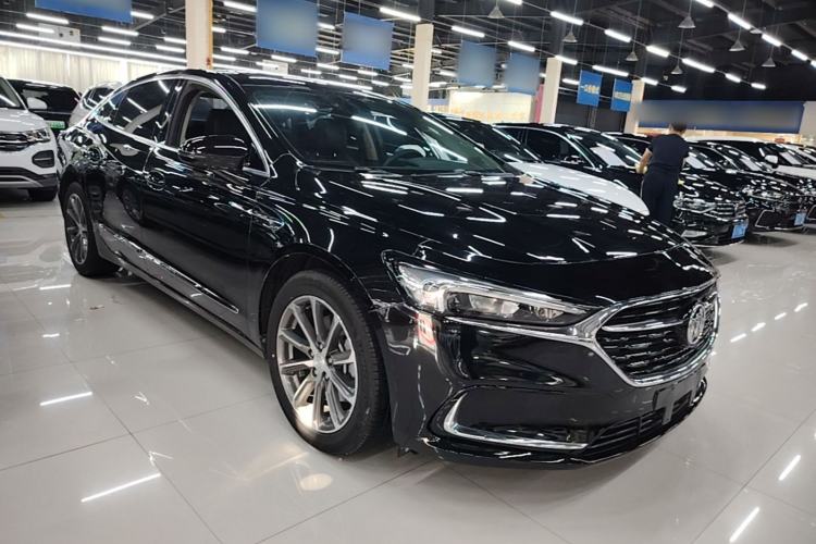 Used Buick LaCrosse 2021 652T Luxury Model Front Right 45 Deg