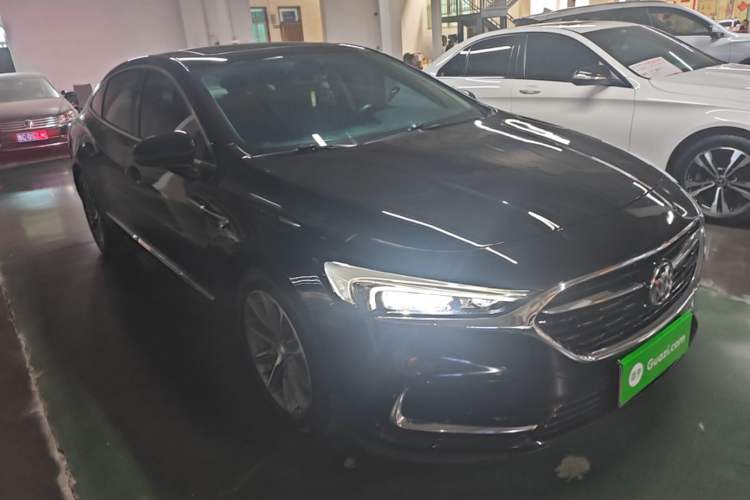 Used Buick LaCrosse 2021 652T Luxury Model Front Right 45 Deg