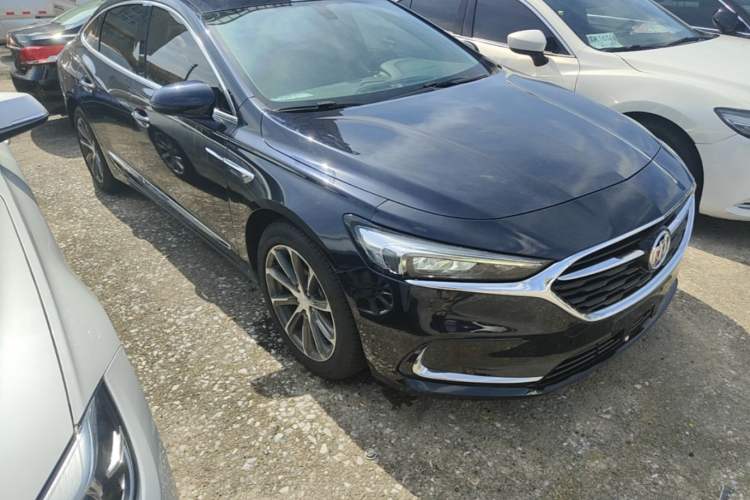 Used Buick LaCrosse 2021 652T Luxury Model Front Right 45 Deg