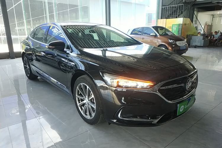 Used Buick LaCrosse 2021 652T Luxury Model Front Right 45 Deg
