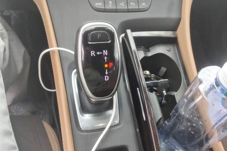 Used Buick LaCrosse 2021 652T Premium Edition Gear Lever