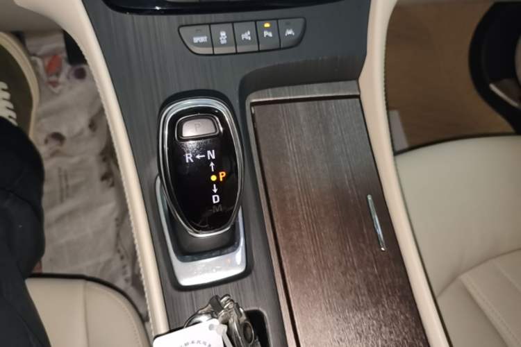Used Buick LaCrosse 2021 Avenir Avia First-Edition Model Gear Lever