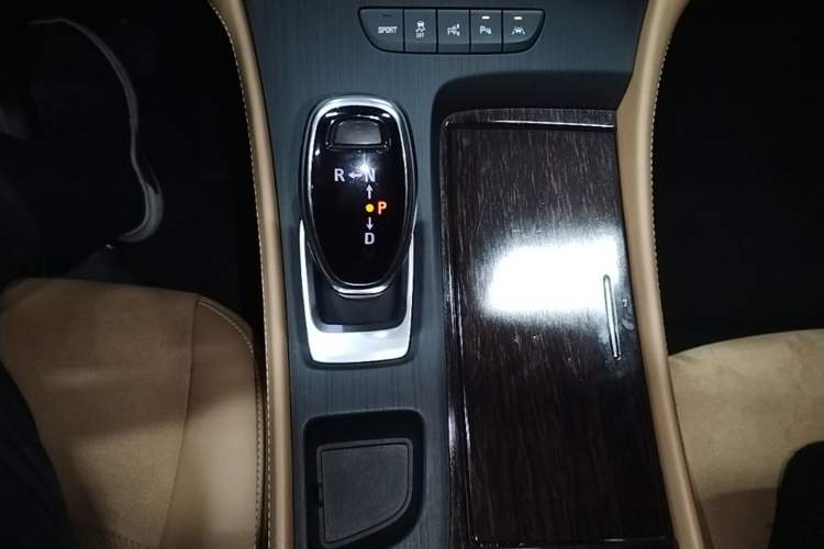 Used Buick LaCrosse 2021 652T Premium Edition Gear Lever