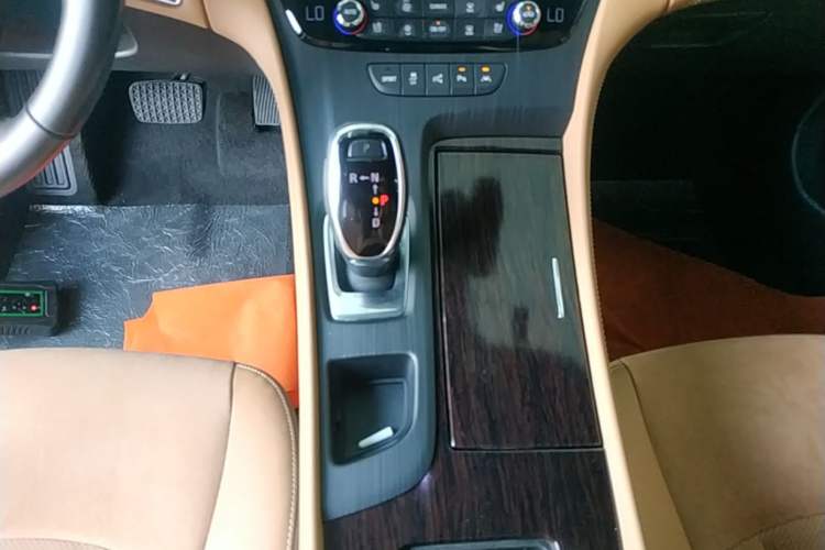 Used Buick LaCrosse 2021 652T Premium Edition Gear Lever