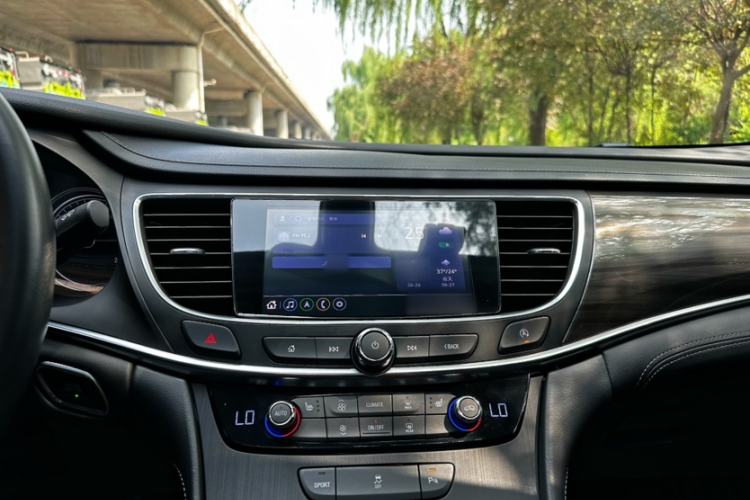 Used Buick LaCrosse 2021 652T Luxury Model Interior 1