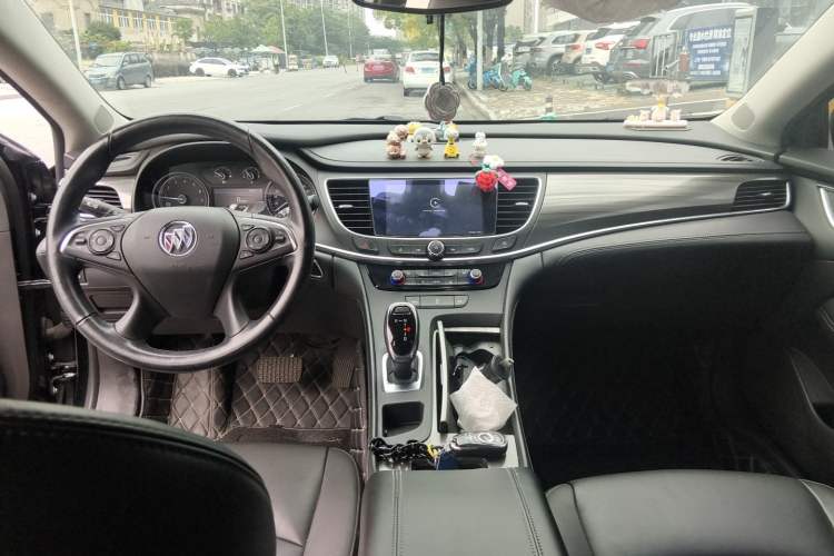 Used Buick LaCrosse 2021 652T Luxury Model Interior 2