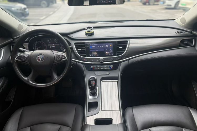 Used Buick LaCrosse 2021 652T Luxury Model Interior 2